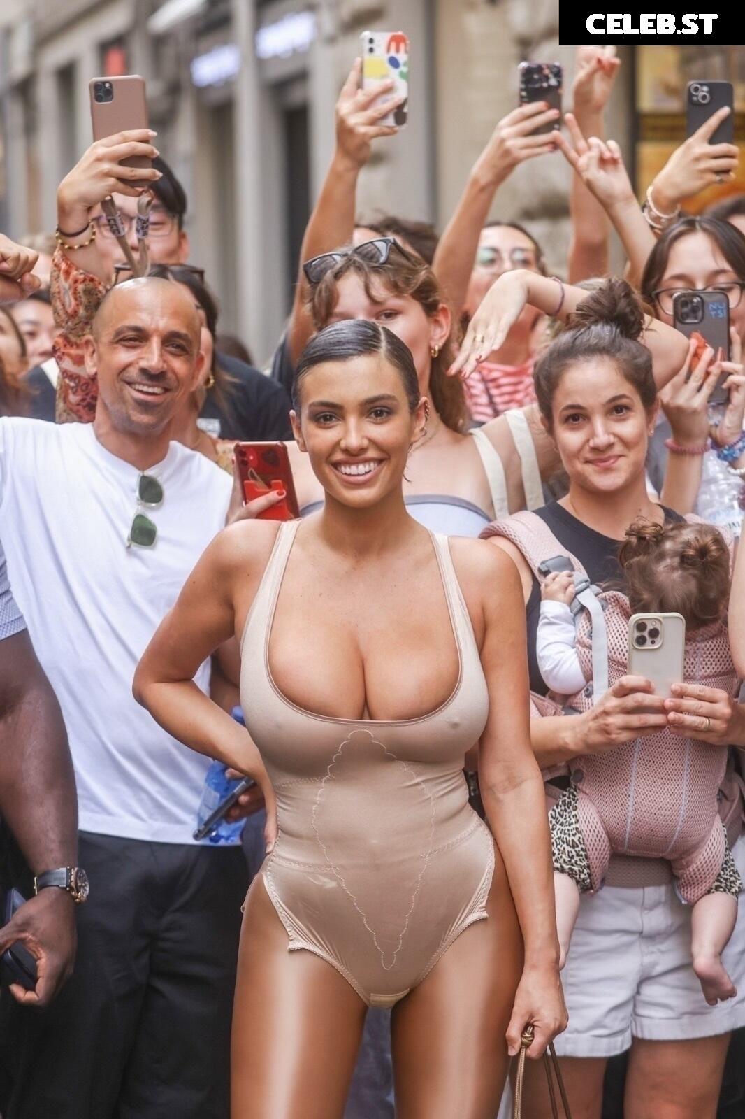 Bianca Censori Image 1731423