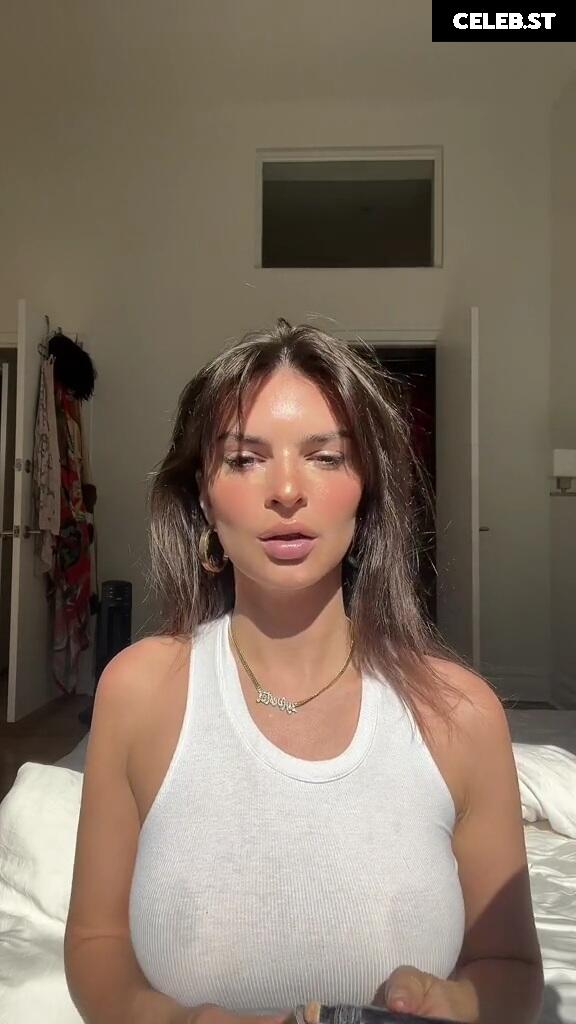 Emily Ratajkowski Image 1731340