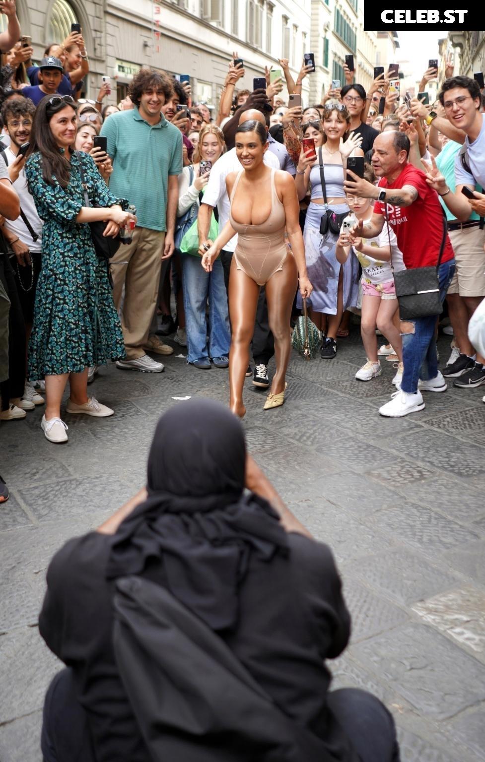 Bianca Censori Image 1731338