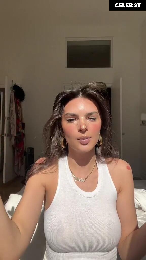 Emily Ratajkowski Image 1731289