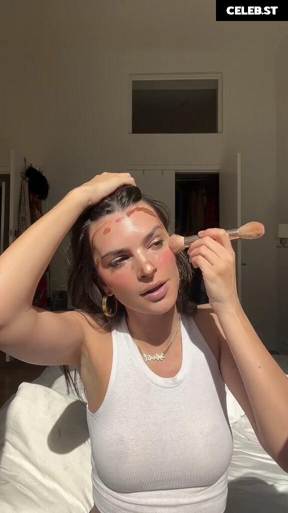 Emily Ratajkowski Image 1731214