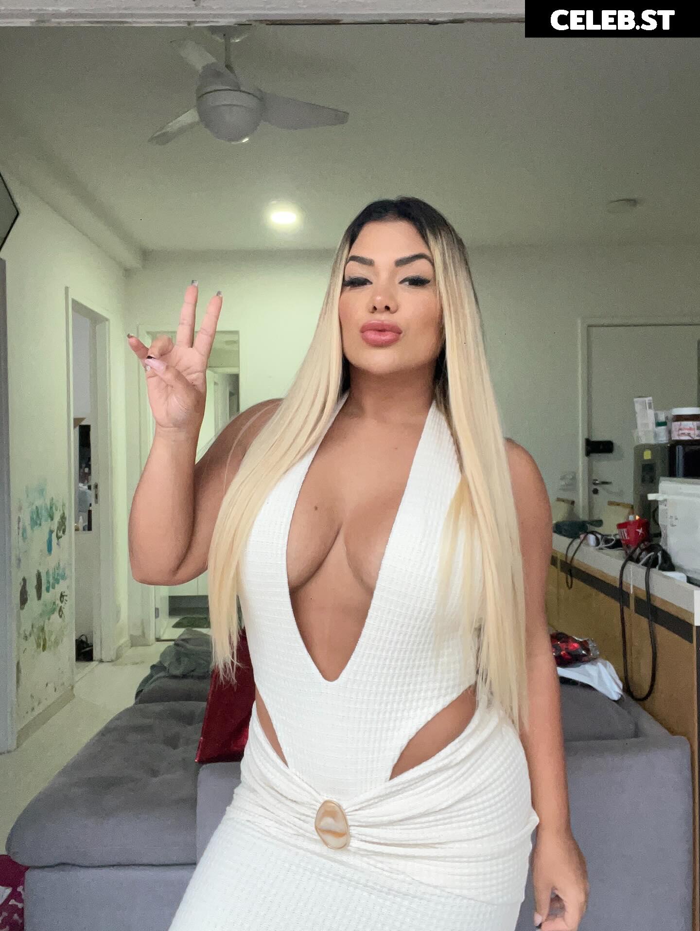 Mulher filé / Yani de Simone Image 17321066