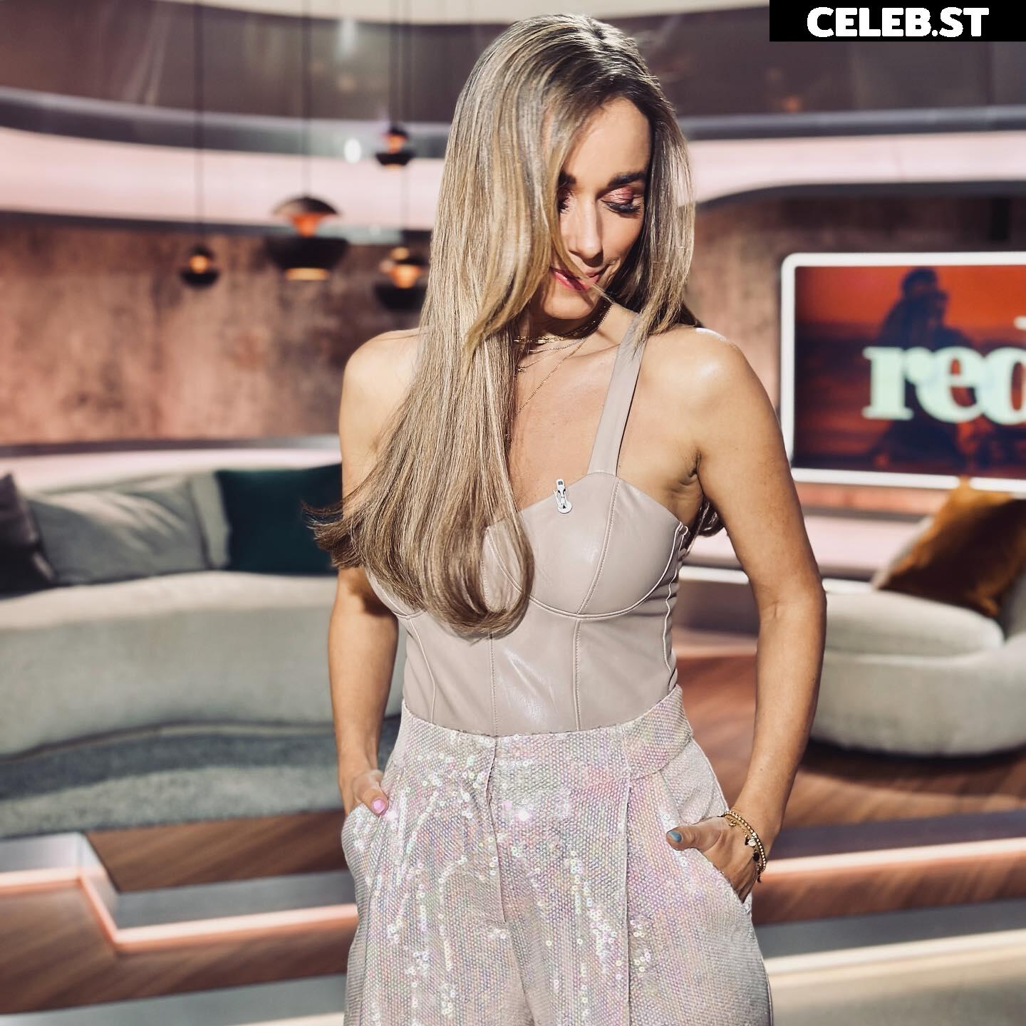 Annemarie Carpendale Image 1733919