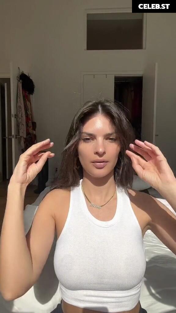 Emily Ratajkowski Image 1730972