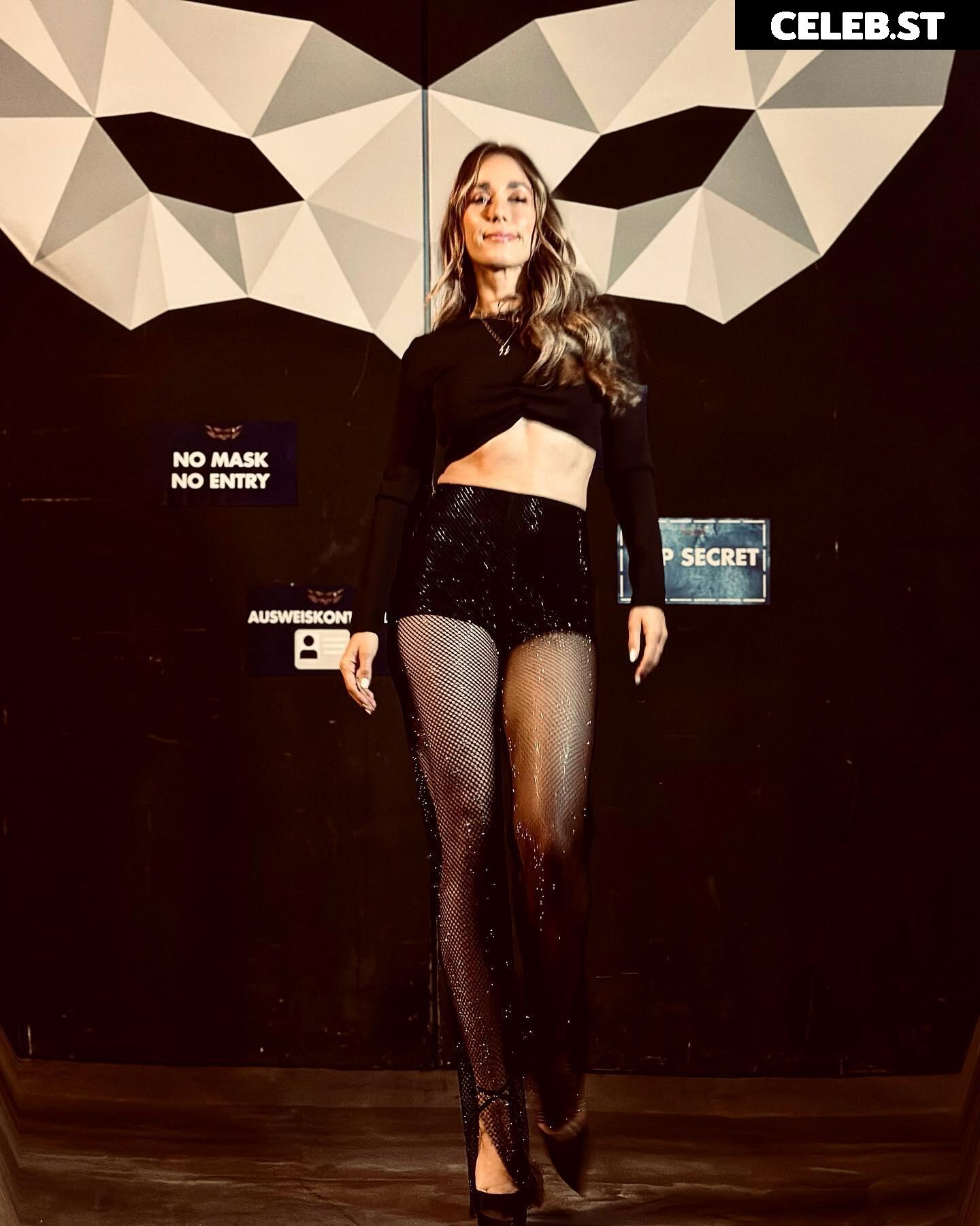 Annemarie Carpendale Image 1739012