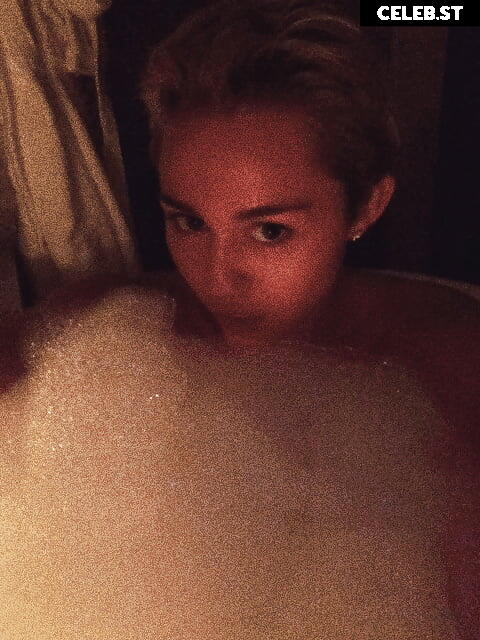 Miley Cyrus Image 1739330