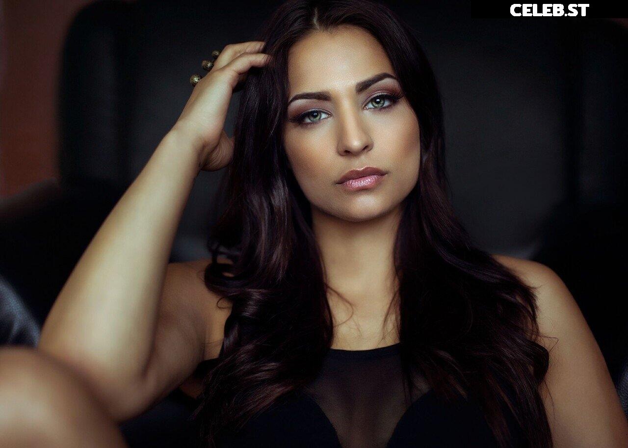 Amira Aly / Pocher Image 1738286