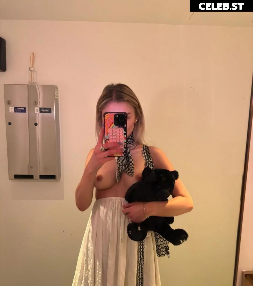 Julia Wulf Image 1727566