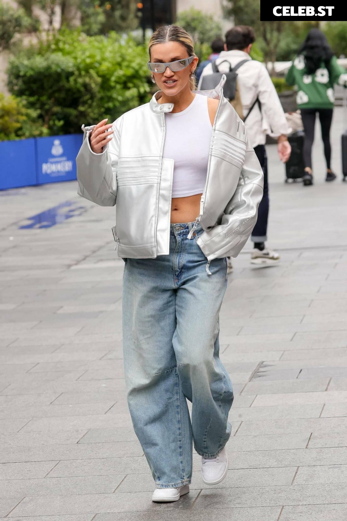 Ashley Roberts Image 1729442