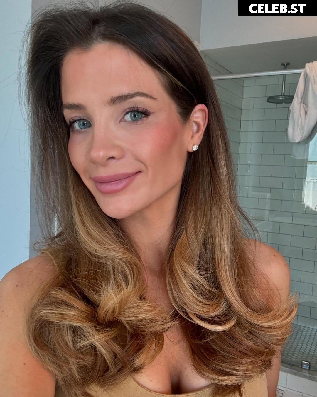 Naomie Olindo Image 17283065