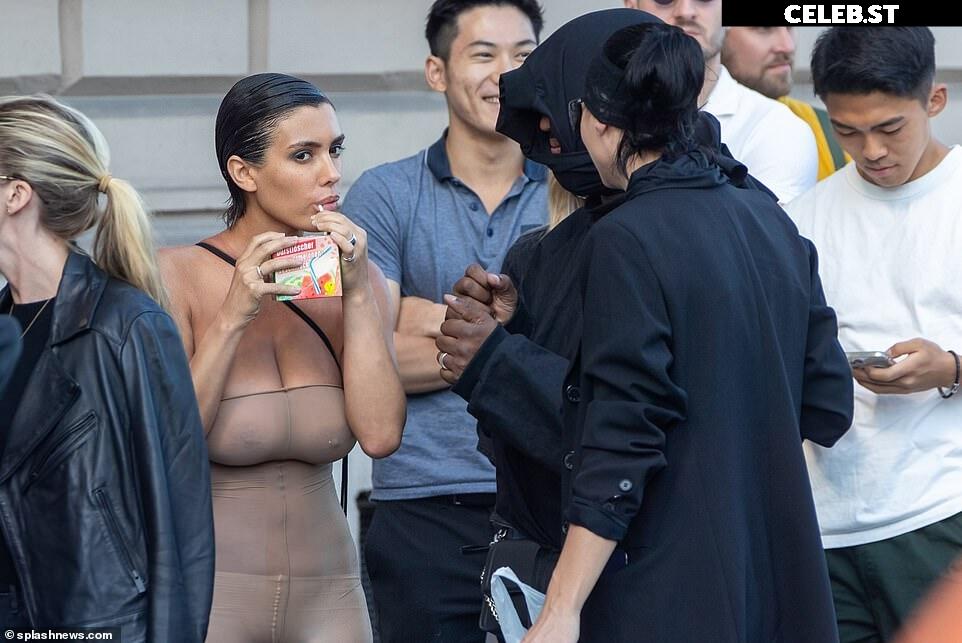 Bianca Censori Image 1728267