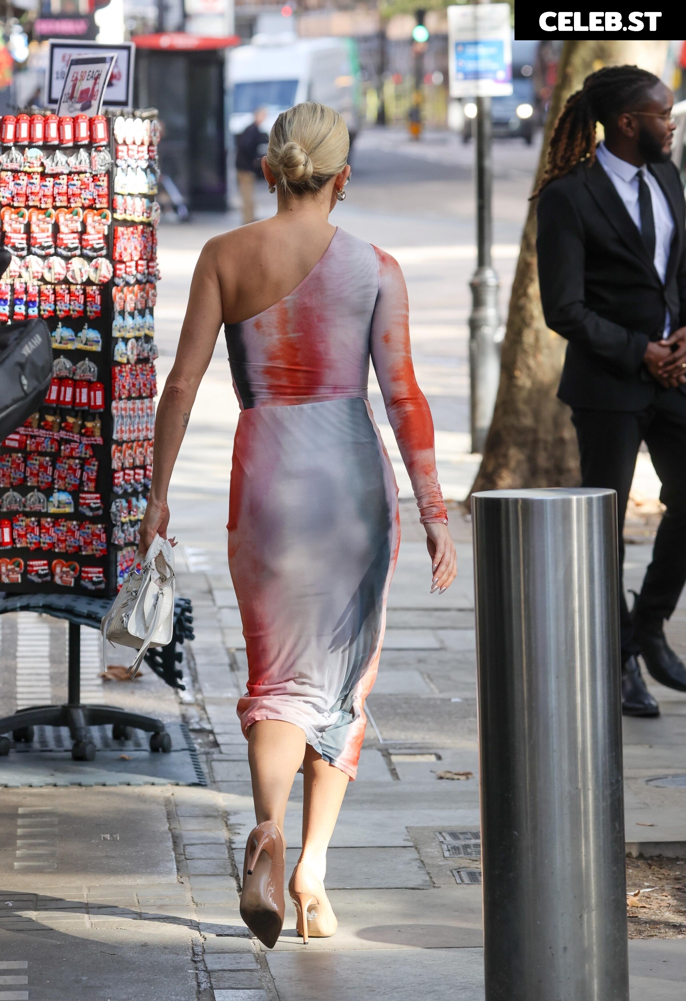 Ashley Roberts Image 1728941