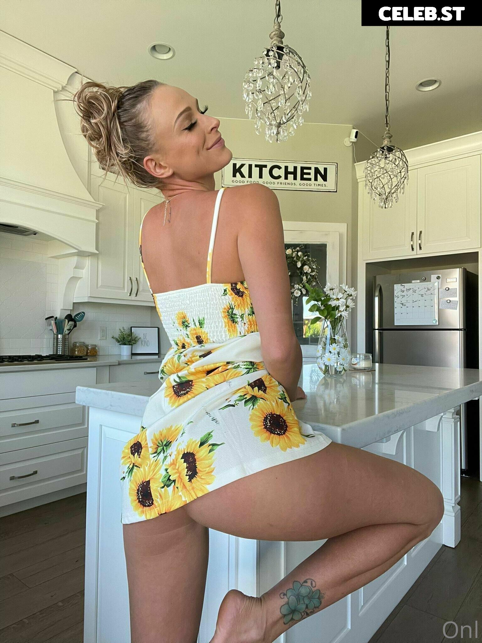 Emma Hix / emmahixofficial Image 10952504