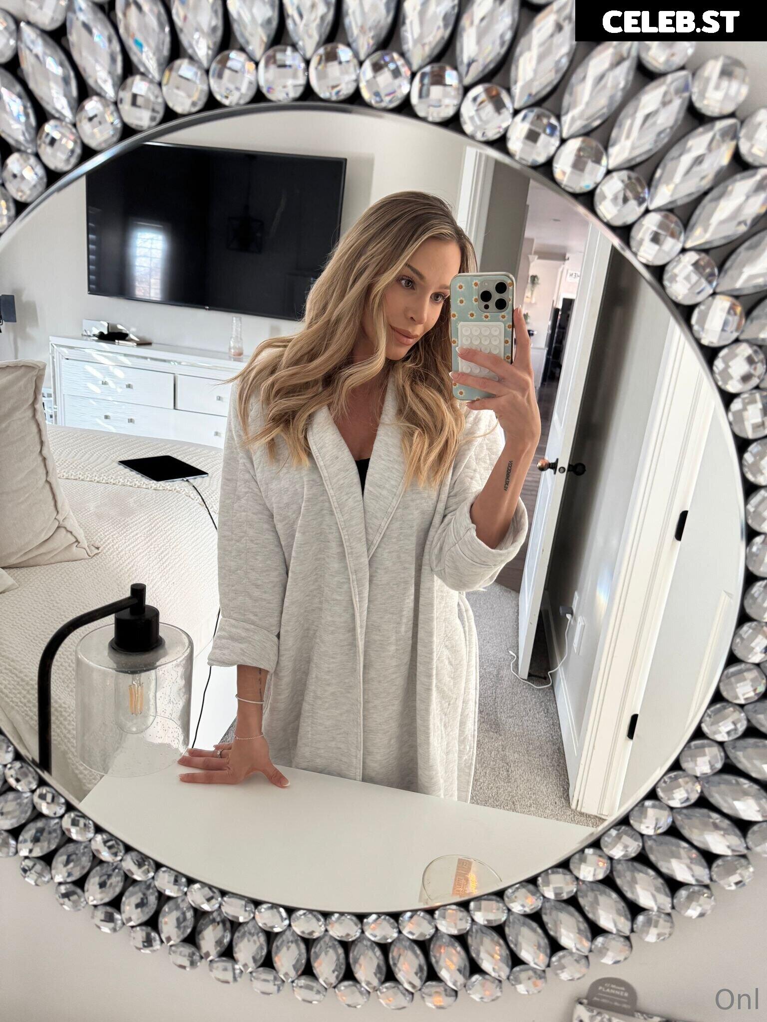 Emma Hix / emmahixofficial Image 10976840
