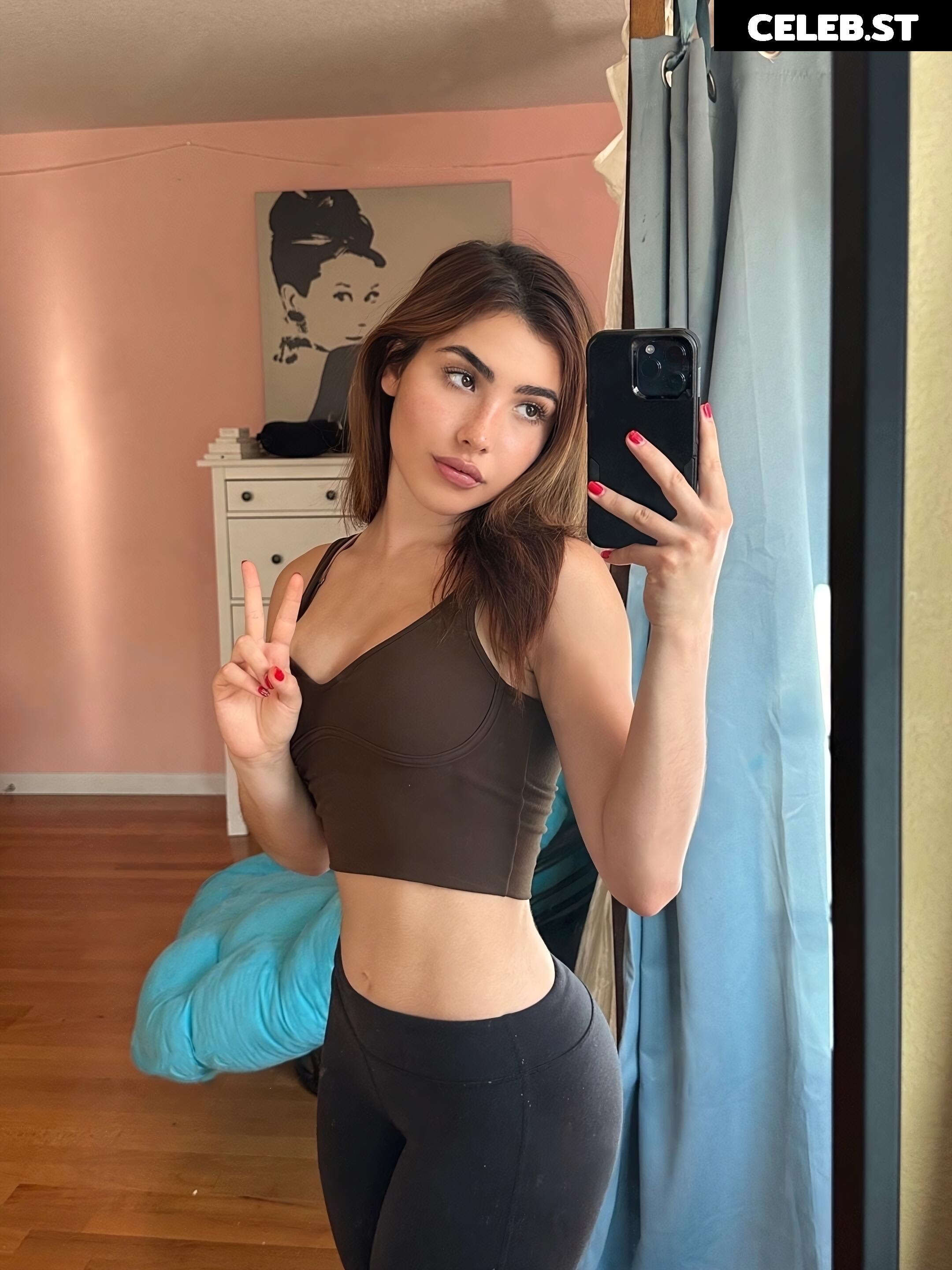 Andrea Botez (leaks = ban) Image 10929916