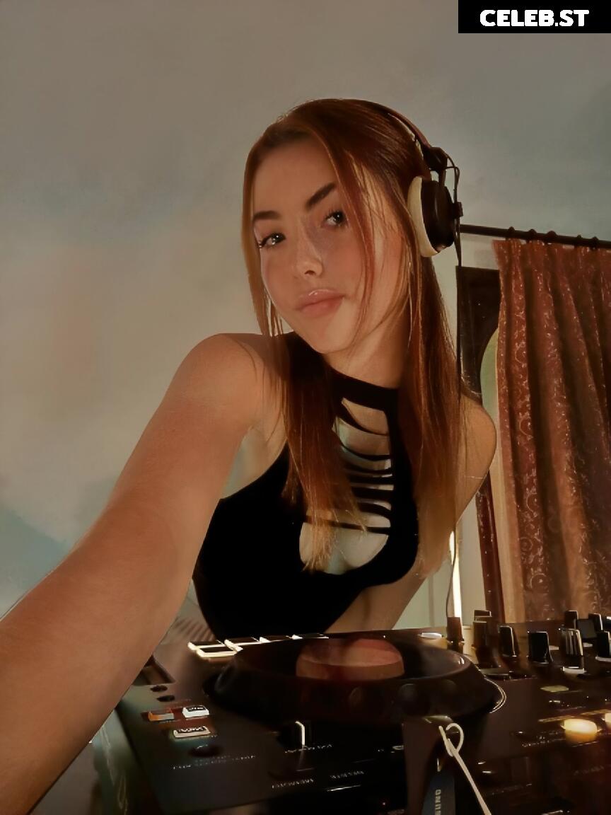 Andrea Botez (leaks = ban) Image 10929875