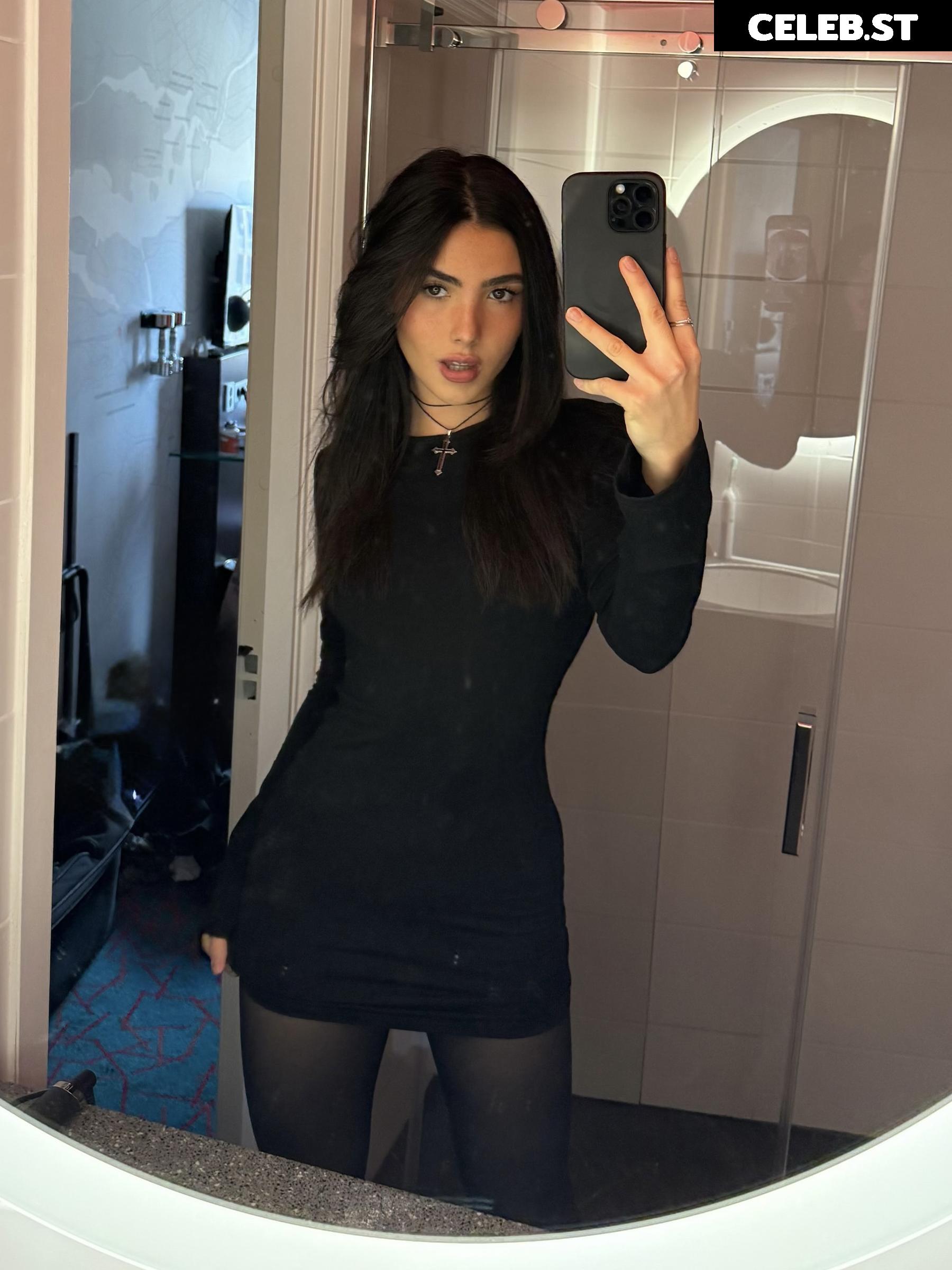 Andrea Botez (leaks = ban) Image 10934222