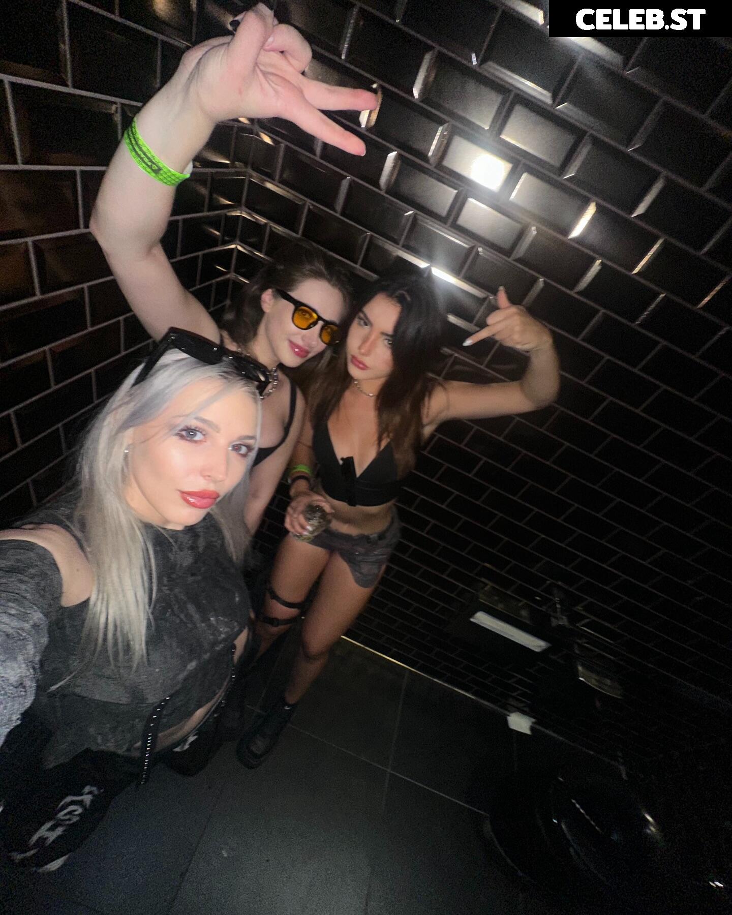Andrea Botez (leaks = ban) Image 10931992