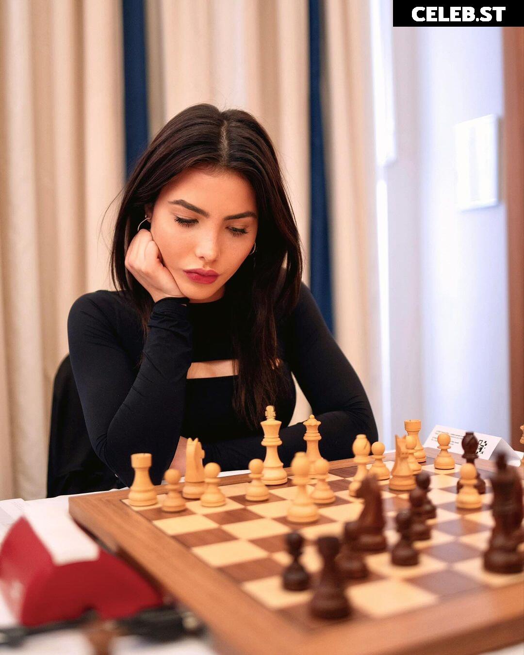 Andrea Botez (leaks = ban) Image 10931032