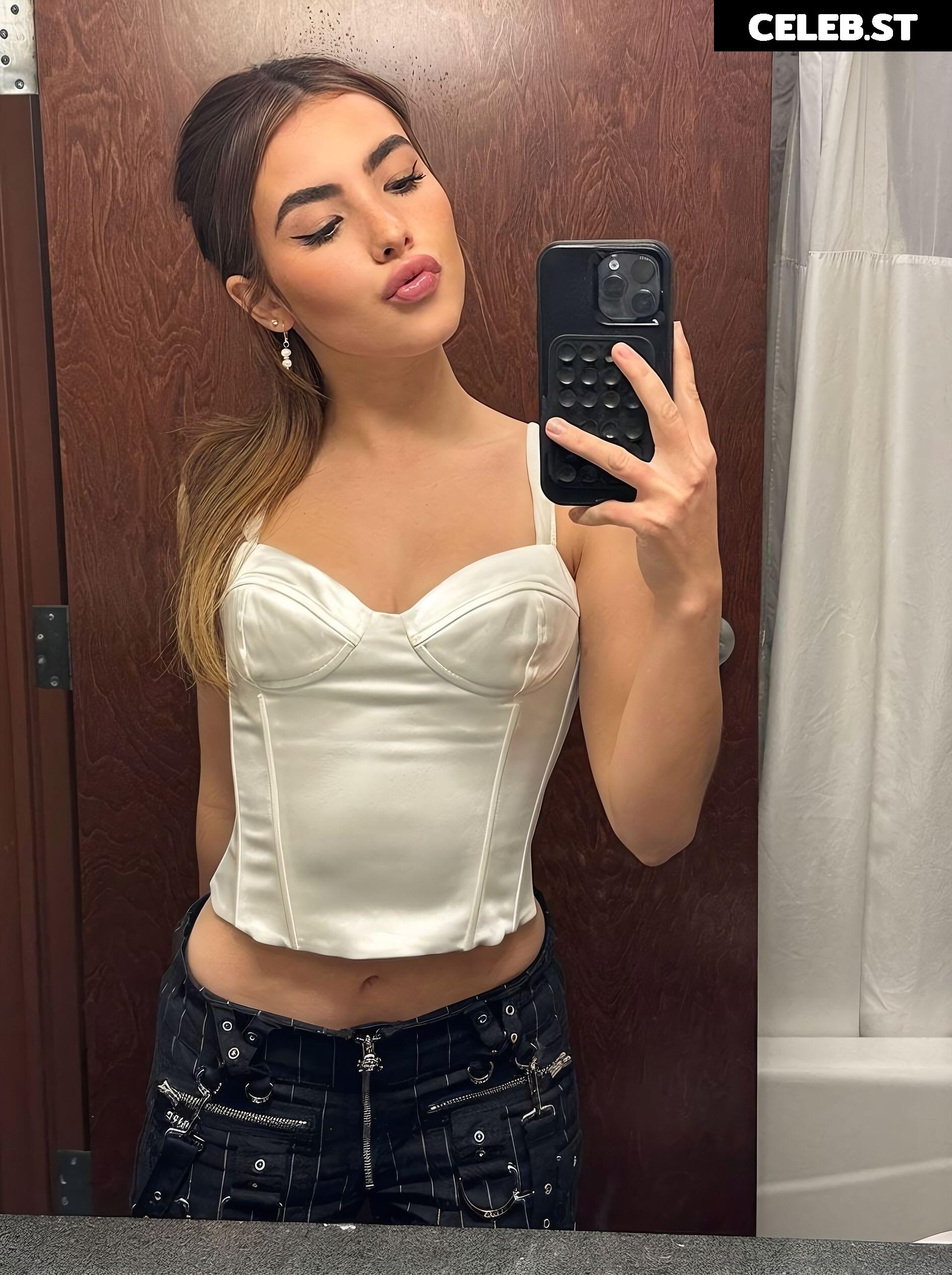 Andrea Botez (leaks = ban) Image 10931043
