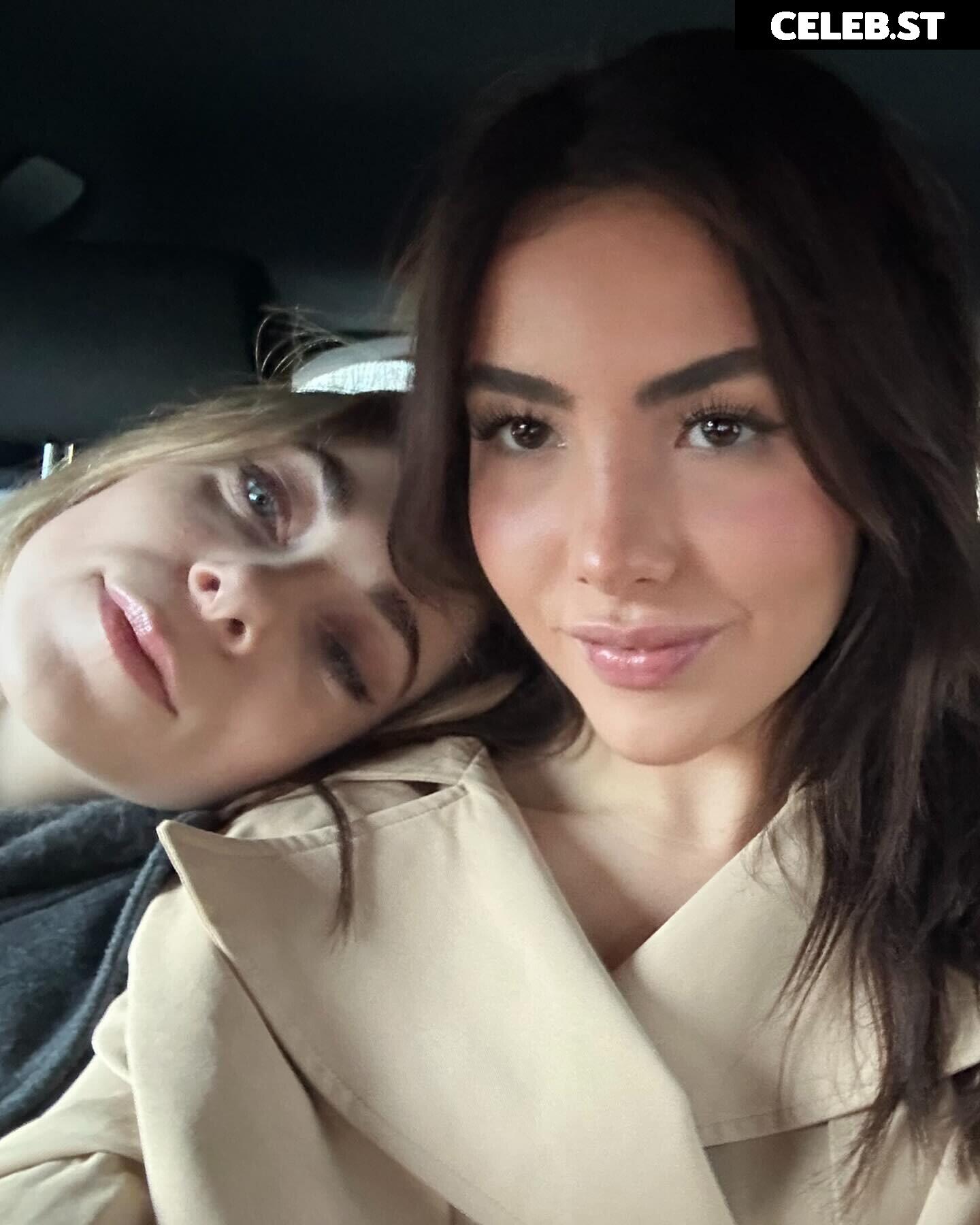 Andrea Botez (leaks = ban) Image 10931077