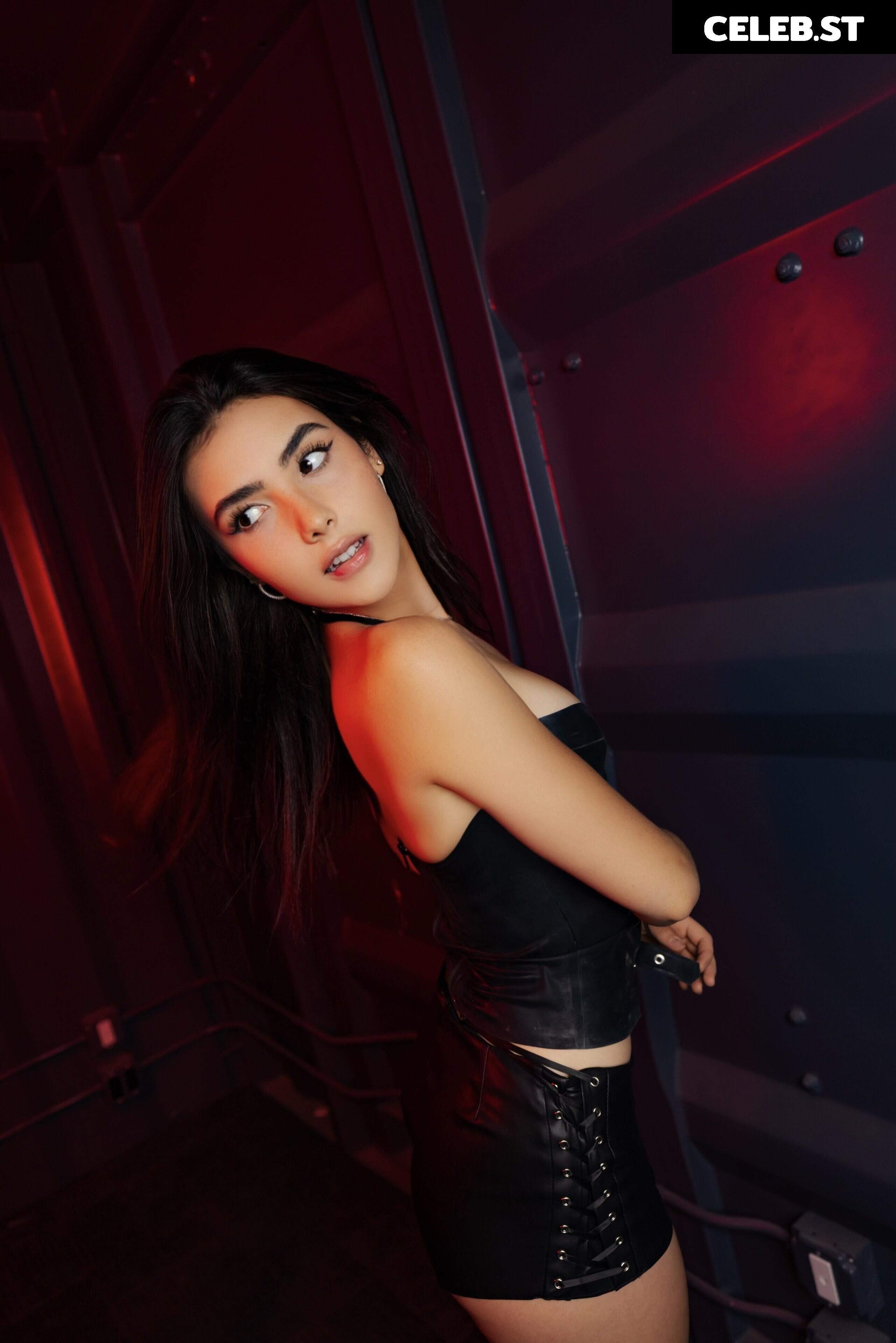 Andrea Botez (leaks = ban) Image 10933911