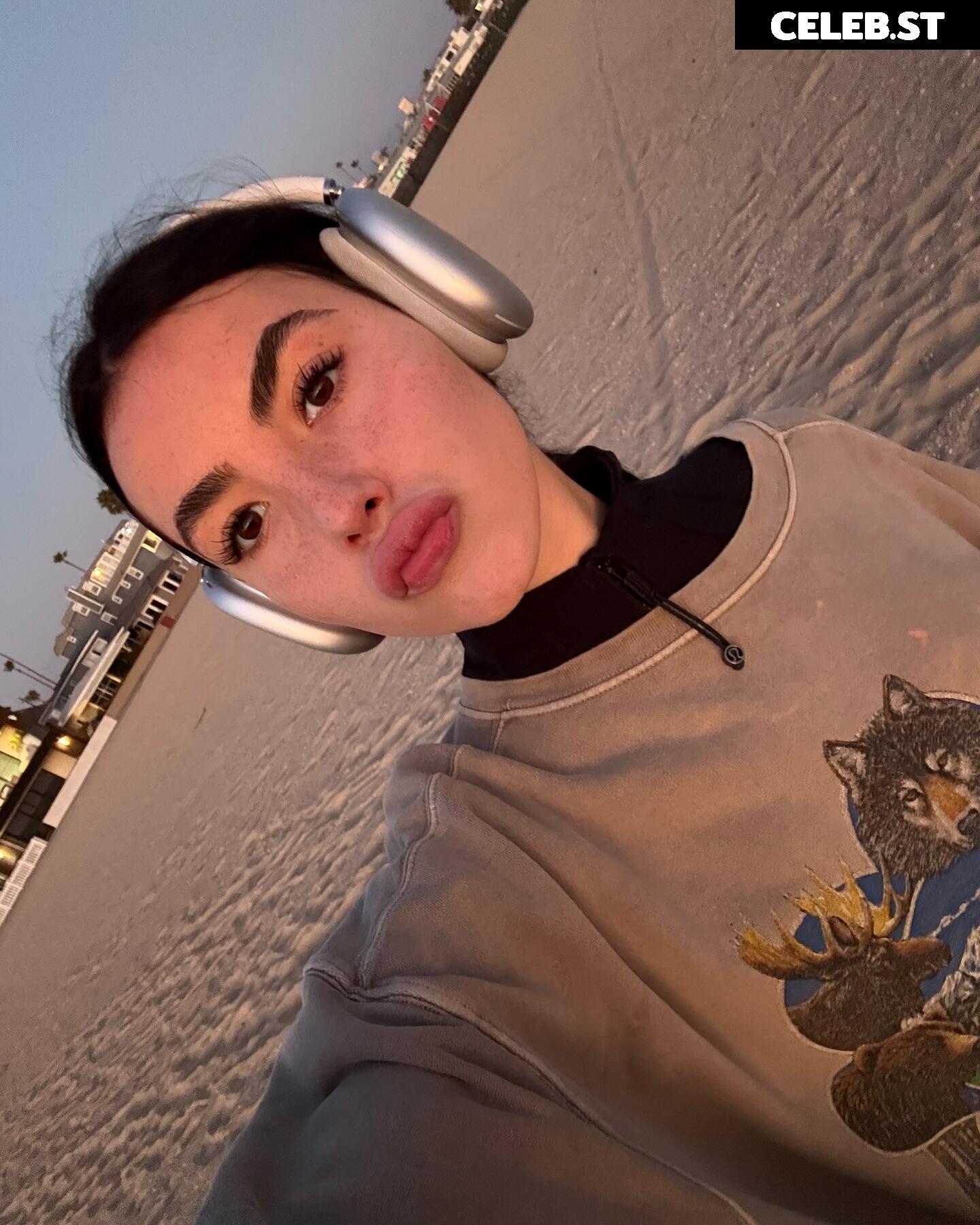 Andrea Botez (leaks = ban) Image 10933956