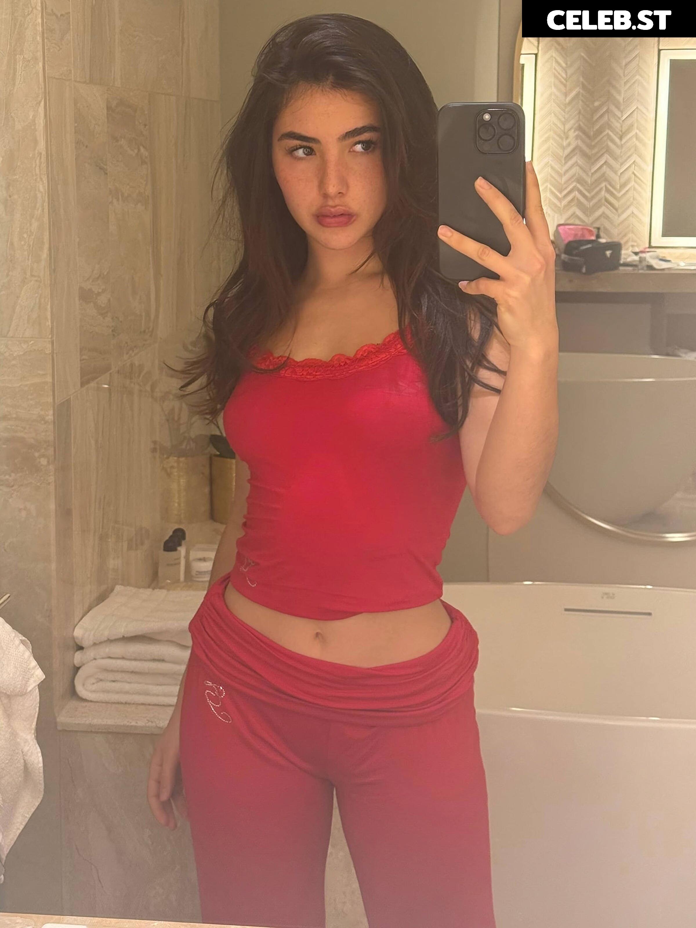Andrea Botez (leaks = ban) Image 10933456