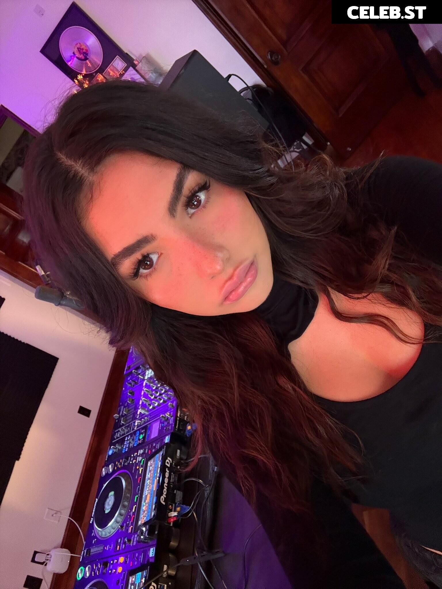 Andrea Botez (leaks = ban) Image 10933128