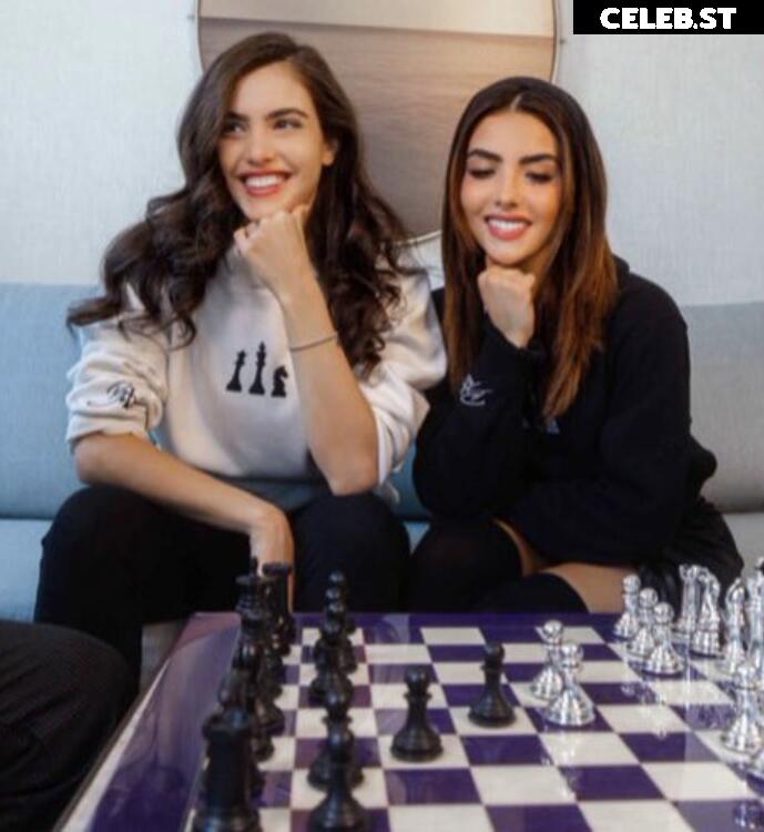 Andrea Botez (leaks = ban) Image 10933140