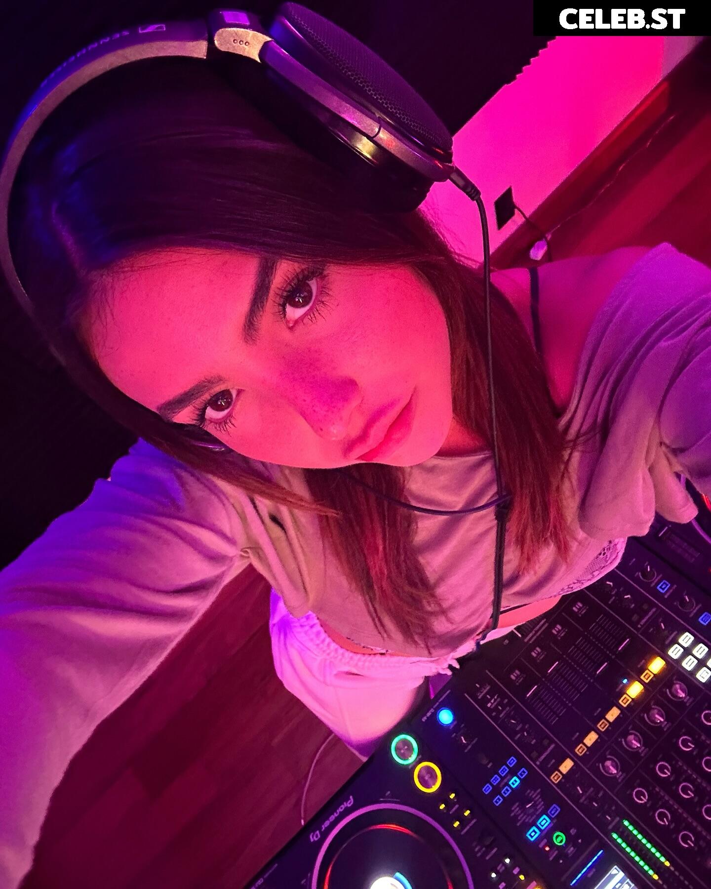 Andrea Botez (leaks = ban) Image 10932450