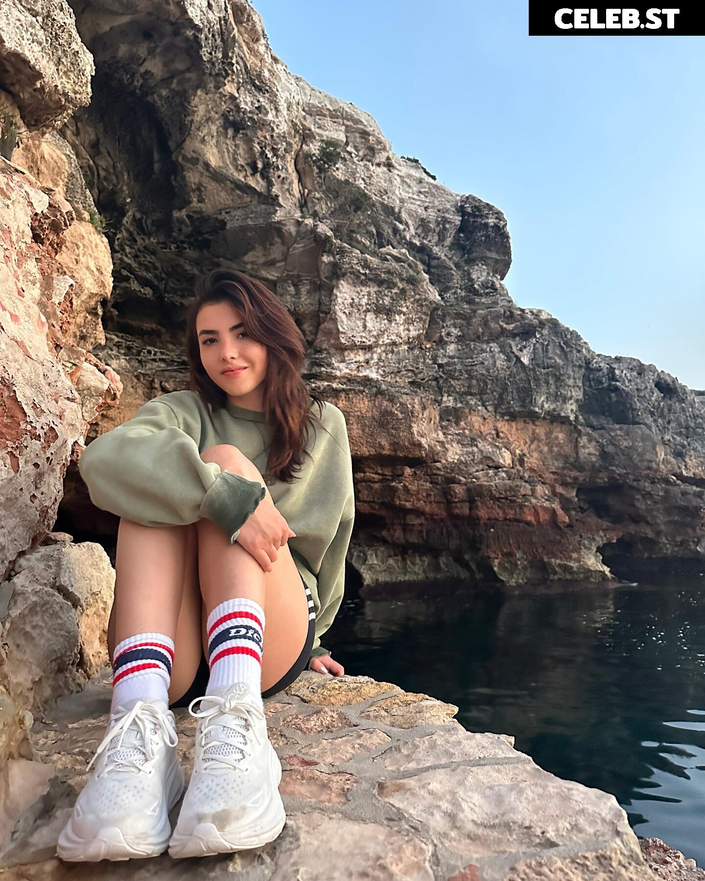 Andrea Botez (leaks = ban) Image 10932178