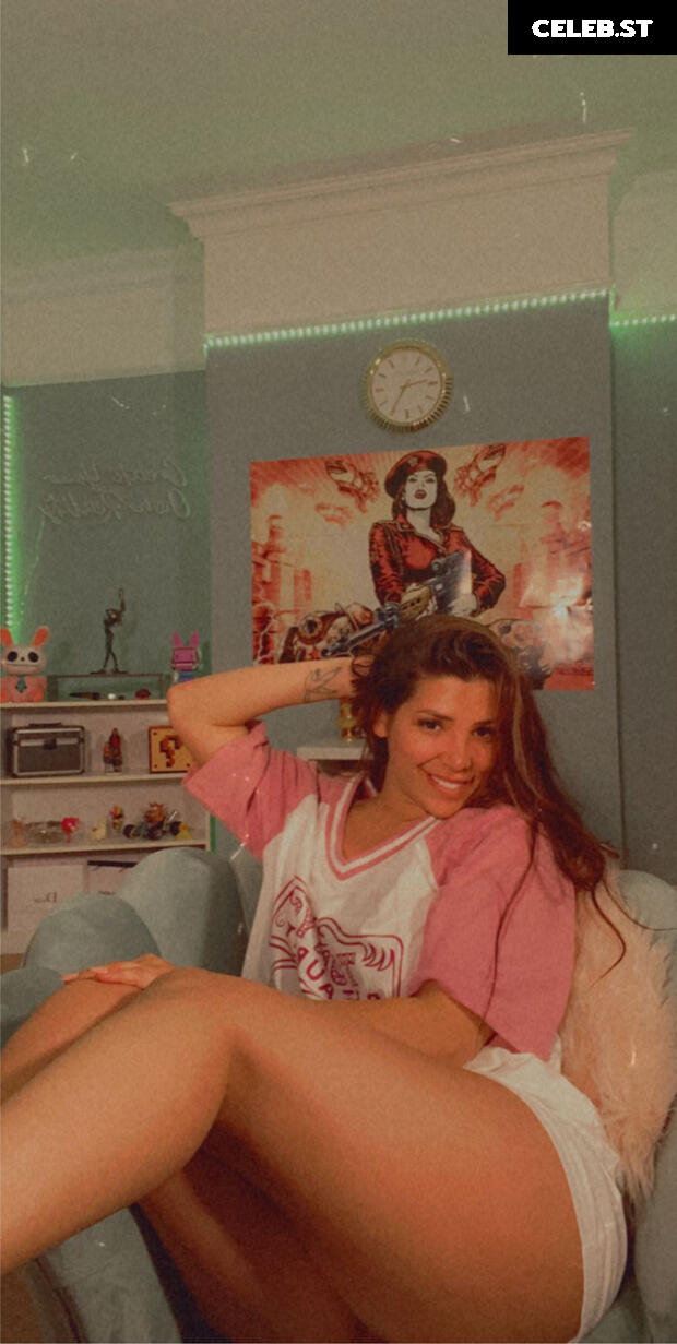 Mizz Ellaa ASMR Image 10810939