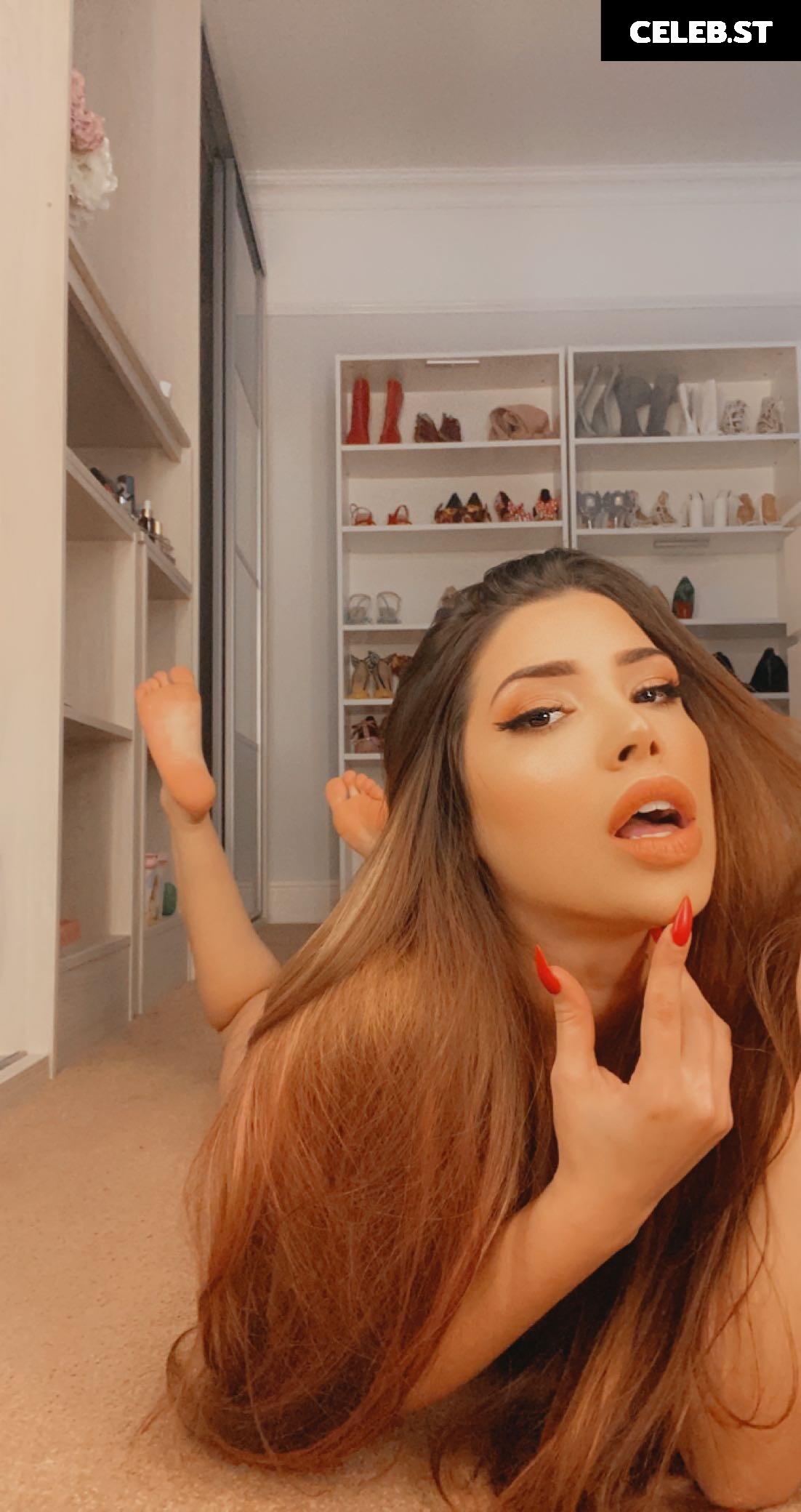 Mizz Ellaa ASMR Image 10810843