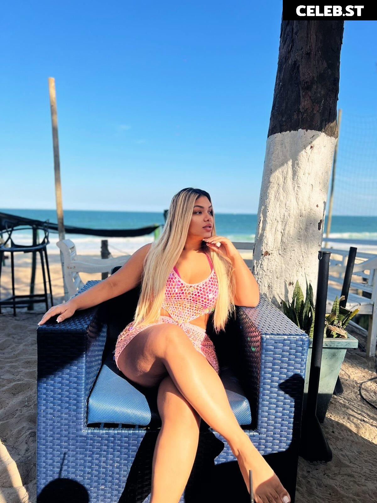 Mulher filé / Yani de Simone Image 10801230