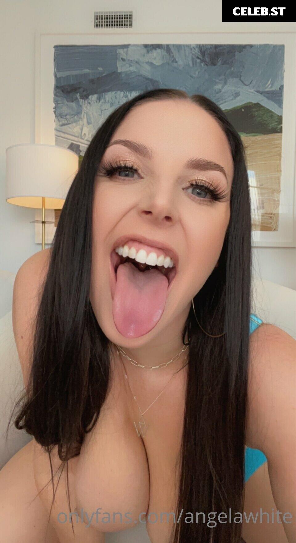 Angela White Image 1089677