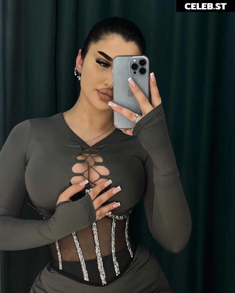 _.Lyuda._ / _.lyudka._1 / big mama Image 10749960