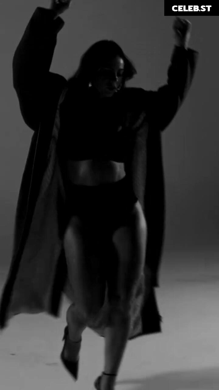 Paolla Oliveira Image 10710443