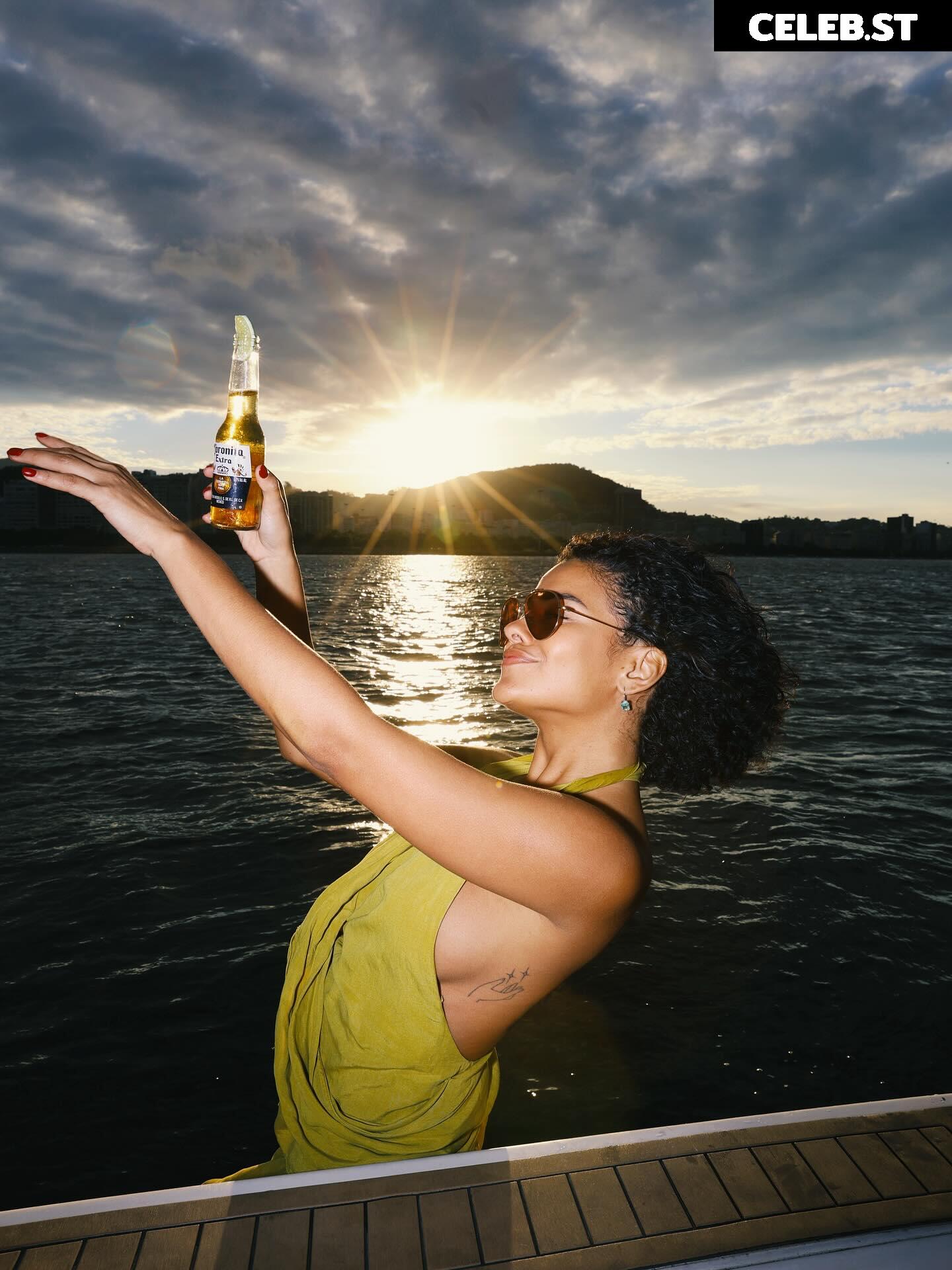 Bella Campos Image 10710267