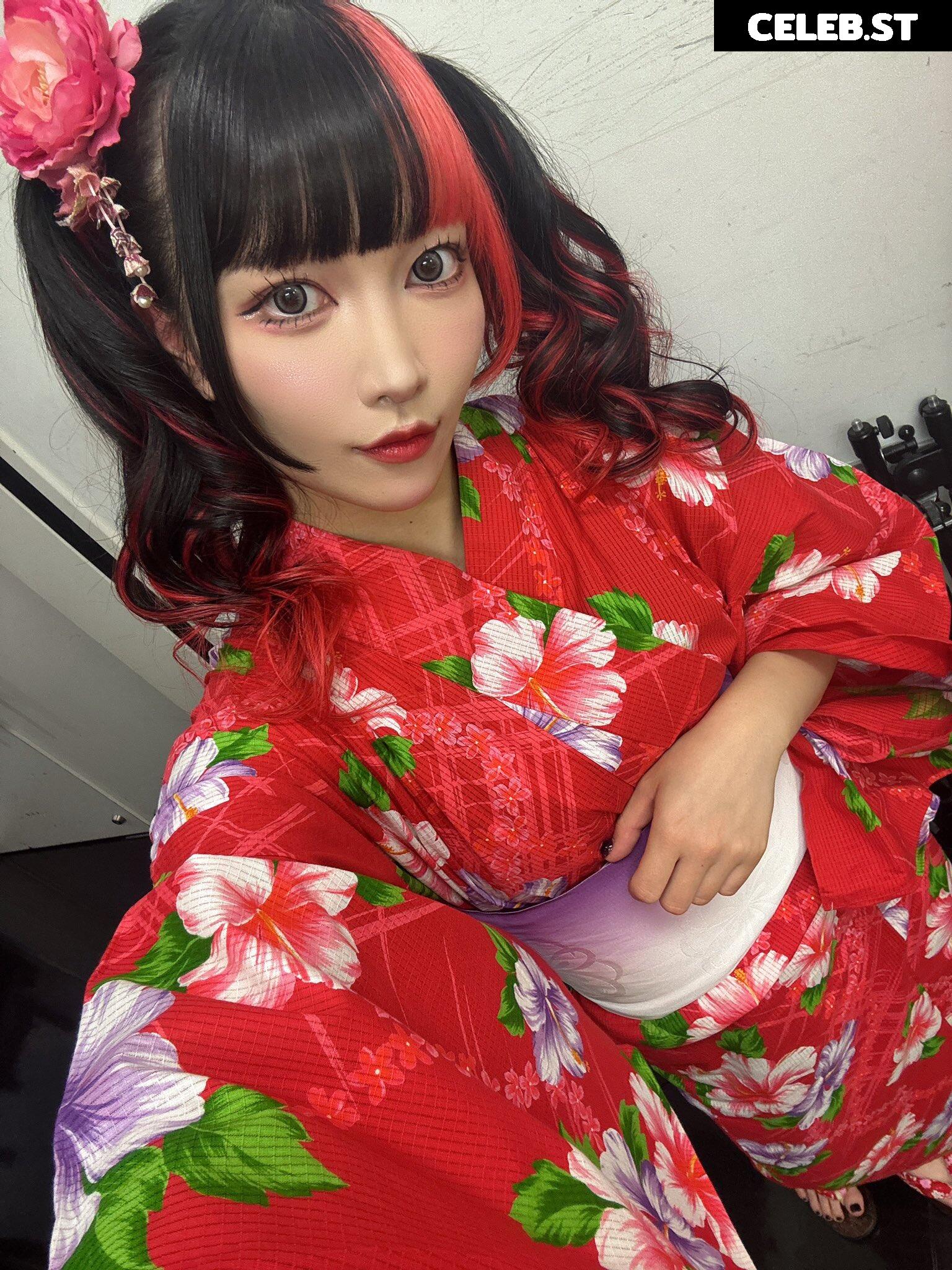 Maki Itoh Image 10713721