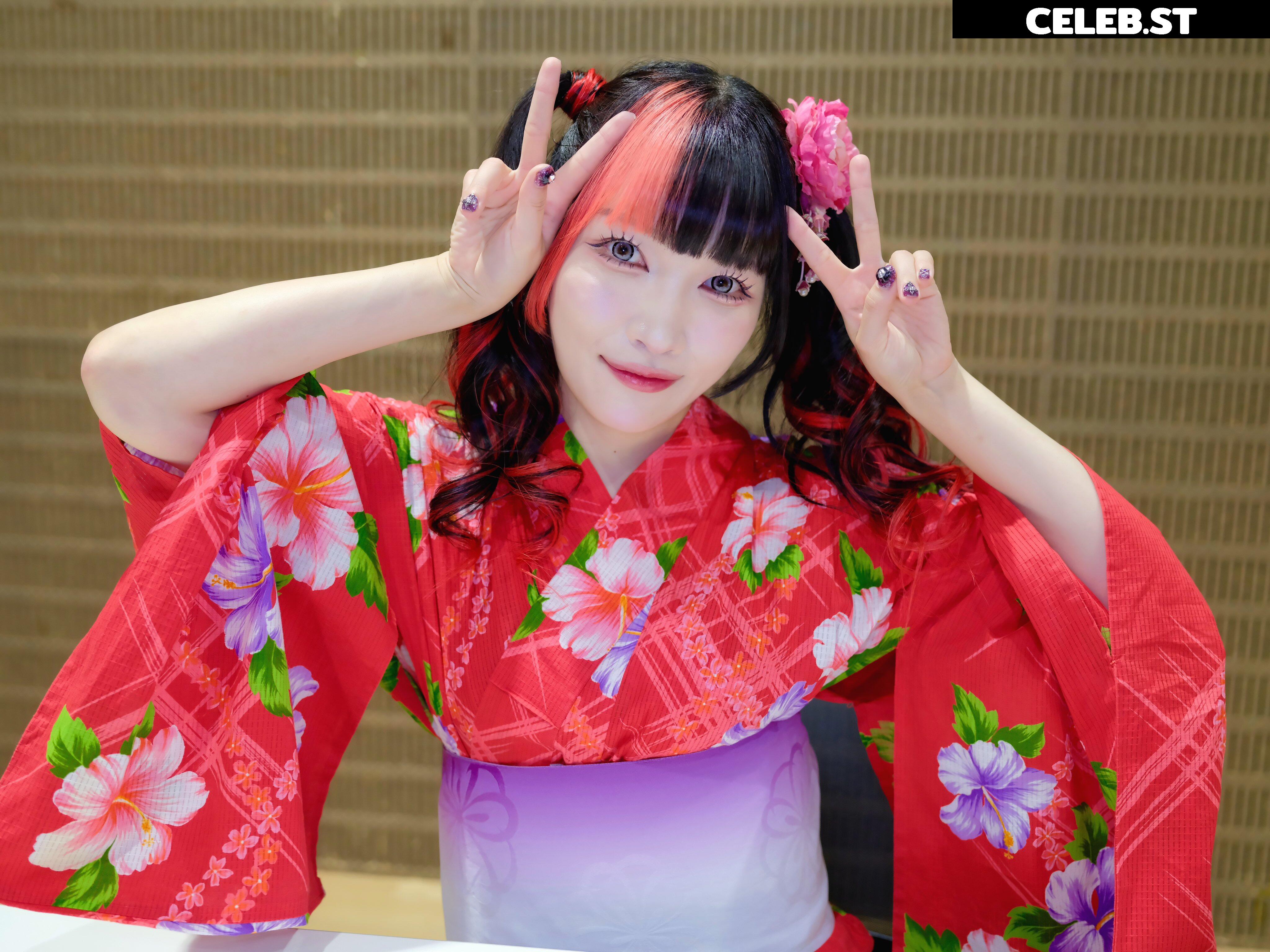 Maki Itoh Image 10713733
