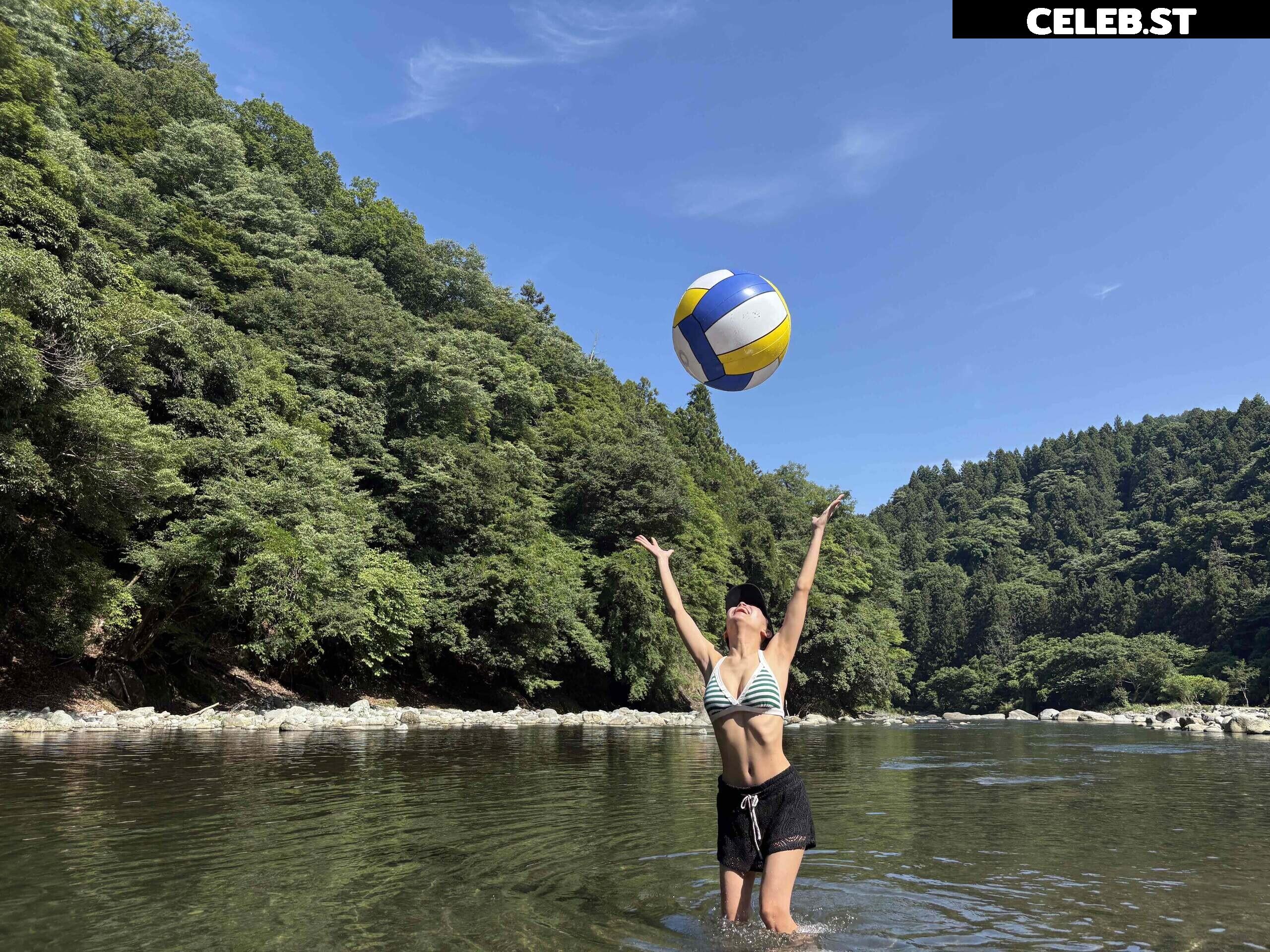 Rio Teramoto (Japanese Gravure Idol) Image 10727831