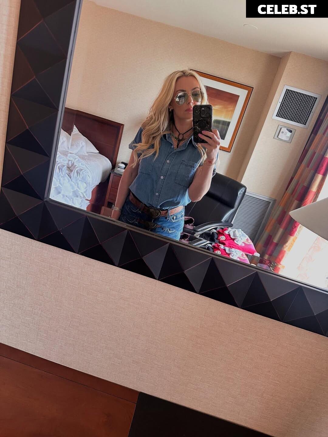 Renee Paquette Image 10721237