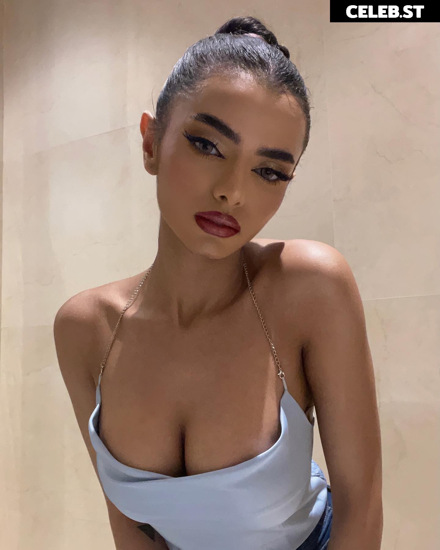 Marina / marvnaa Image 10722110