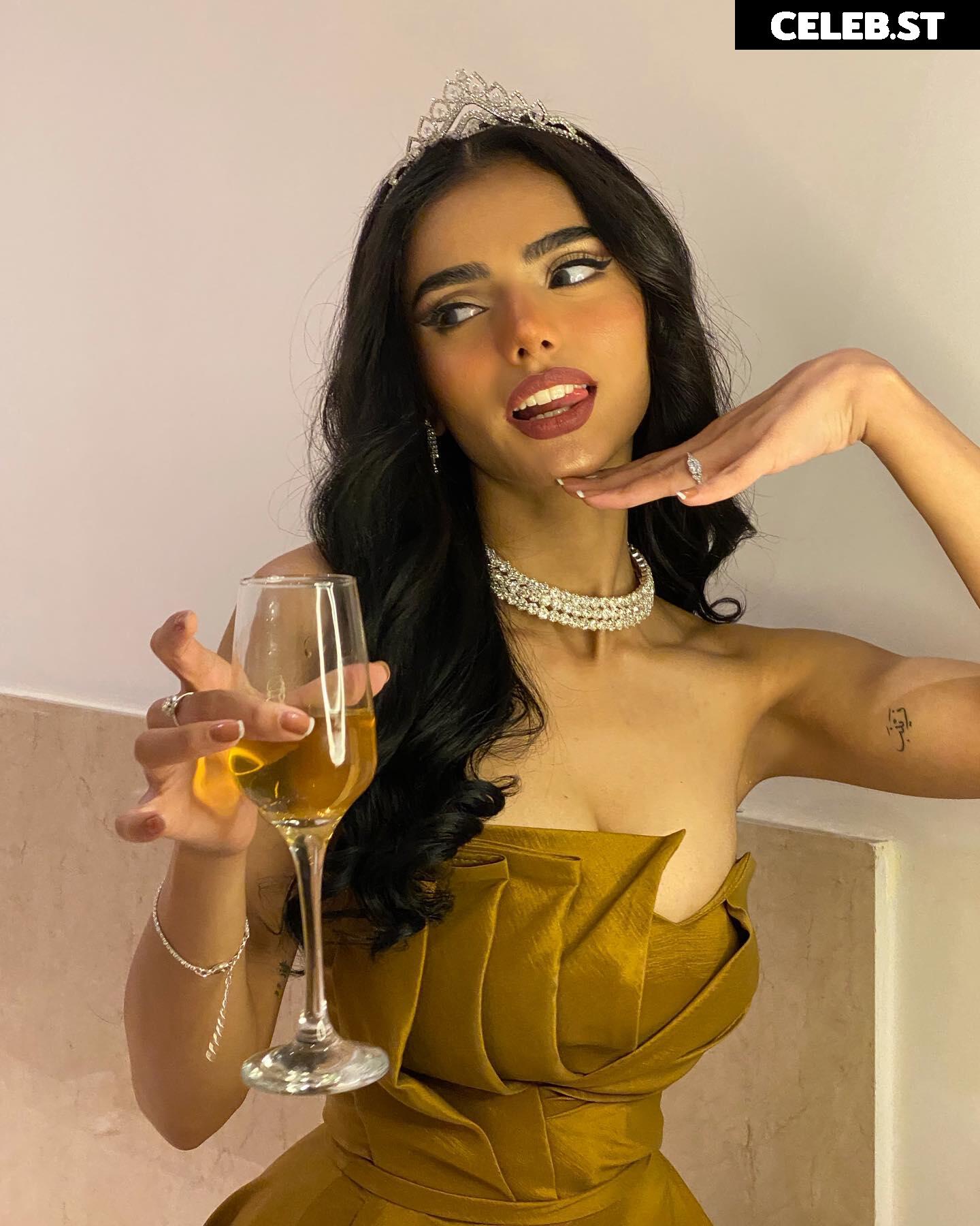 Marina / marvnaa Image 10722115