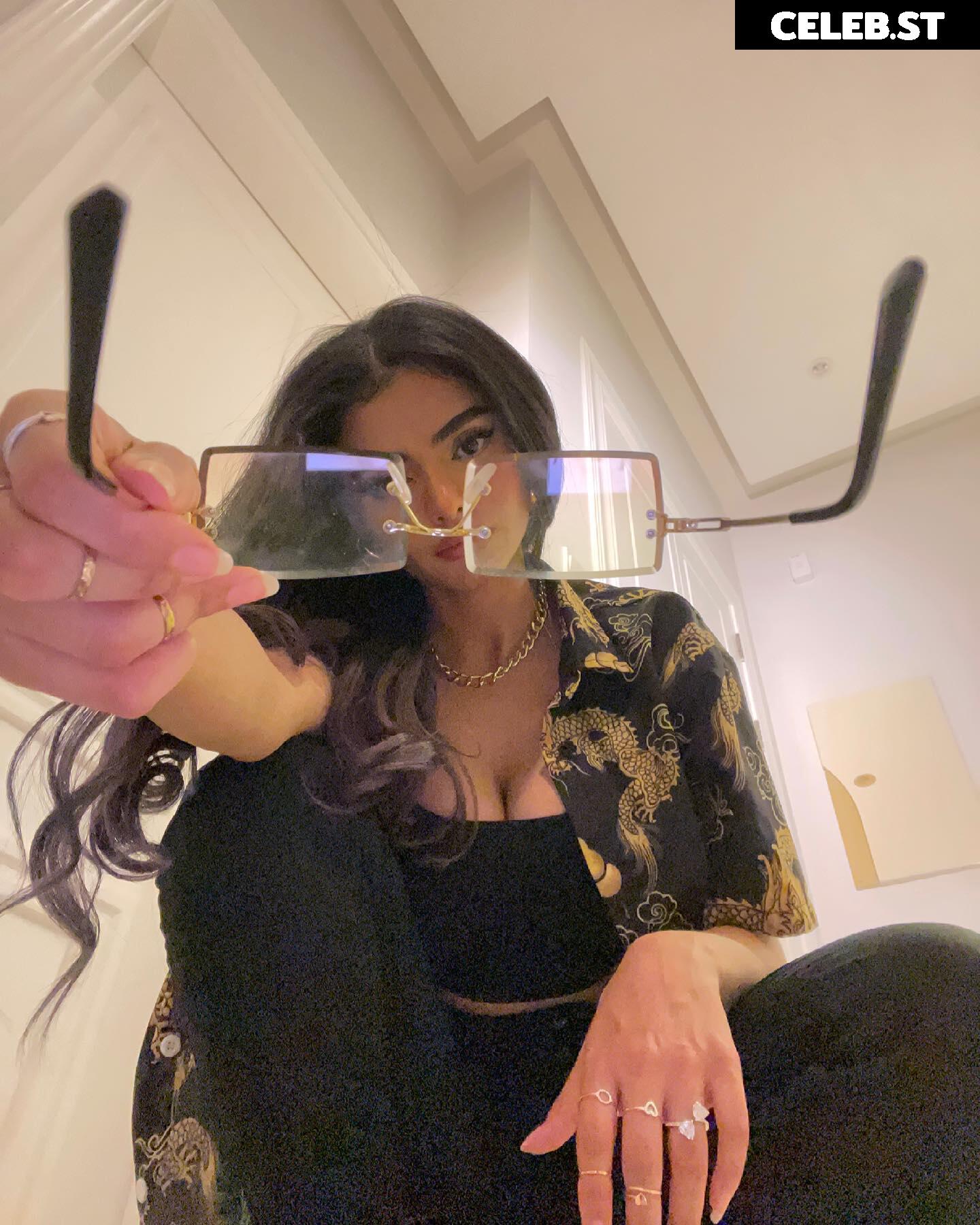 Marina / marvnaa Image 10722102