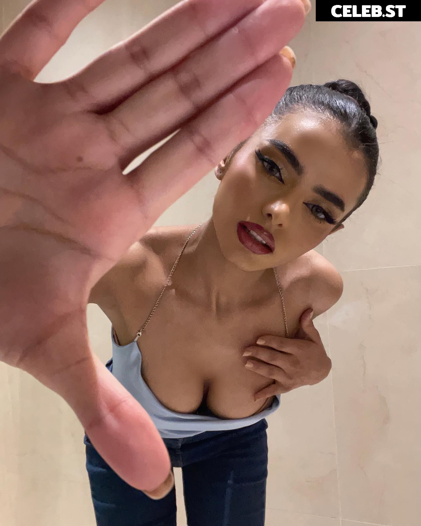 Marina / marvnaa Image 10722108