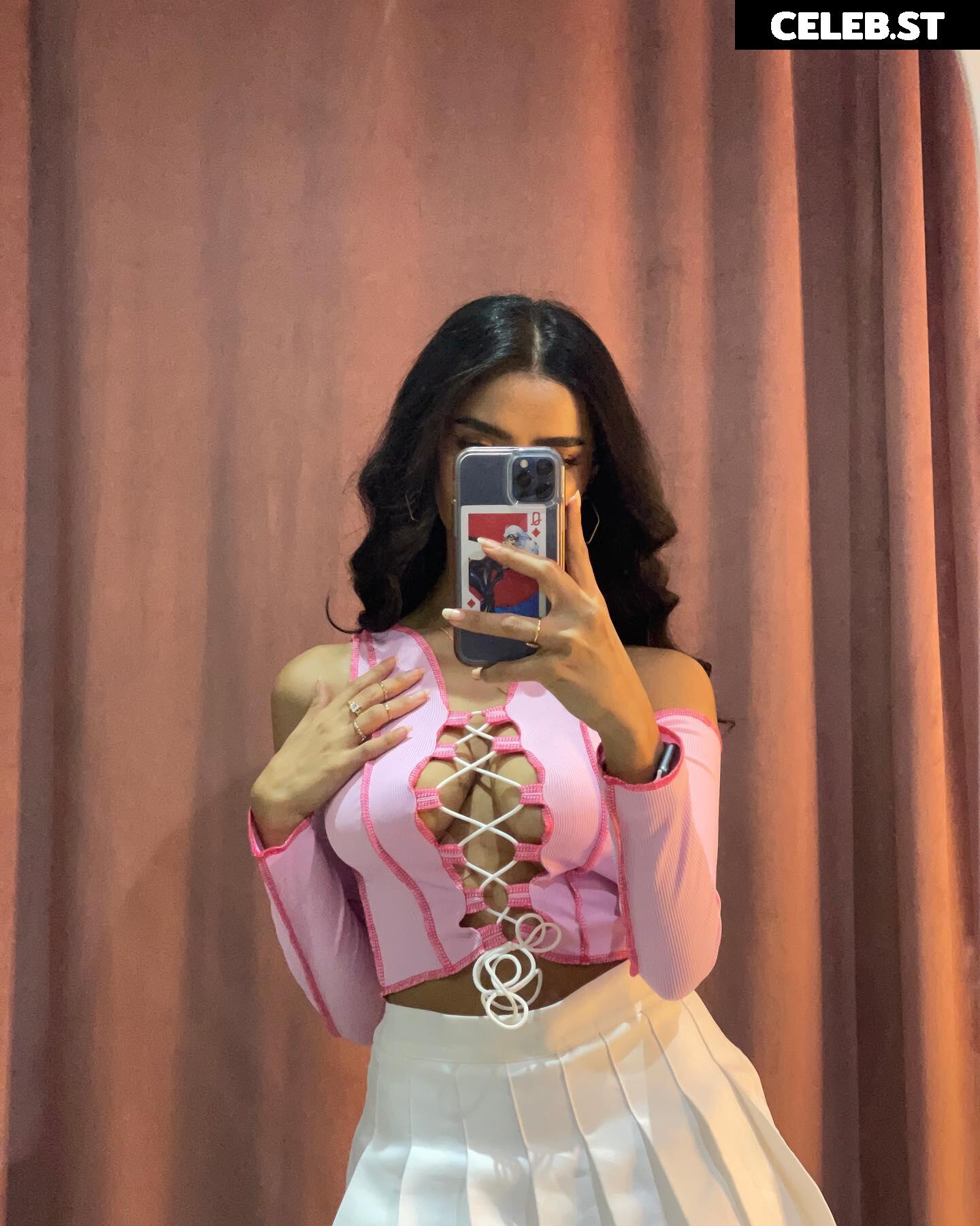 Marina / marvnaa Image 10722133