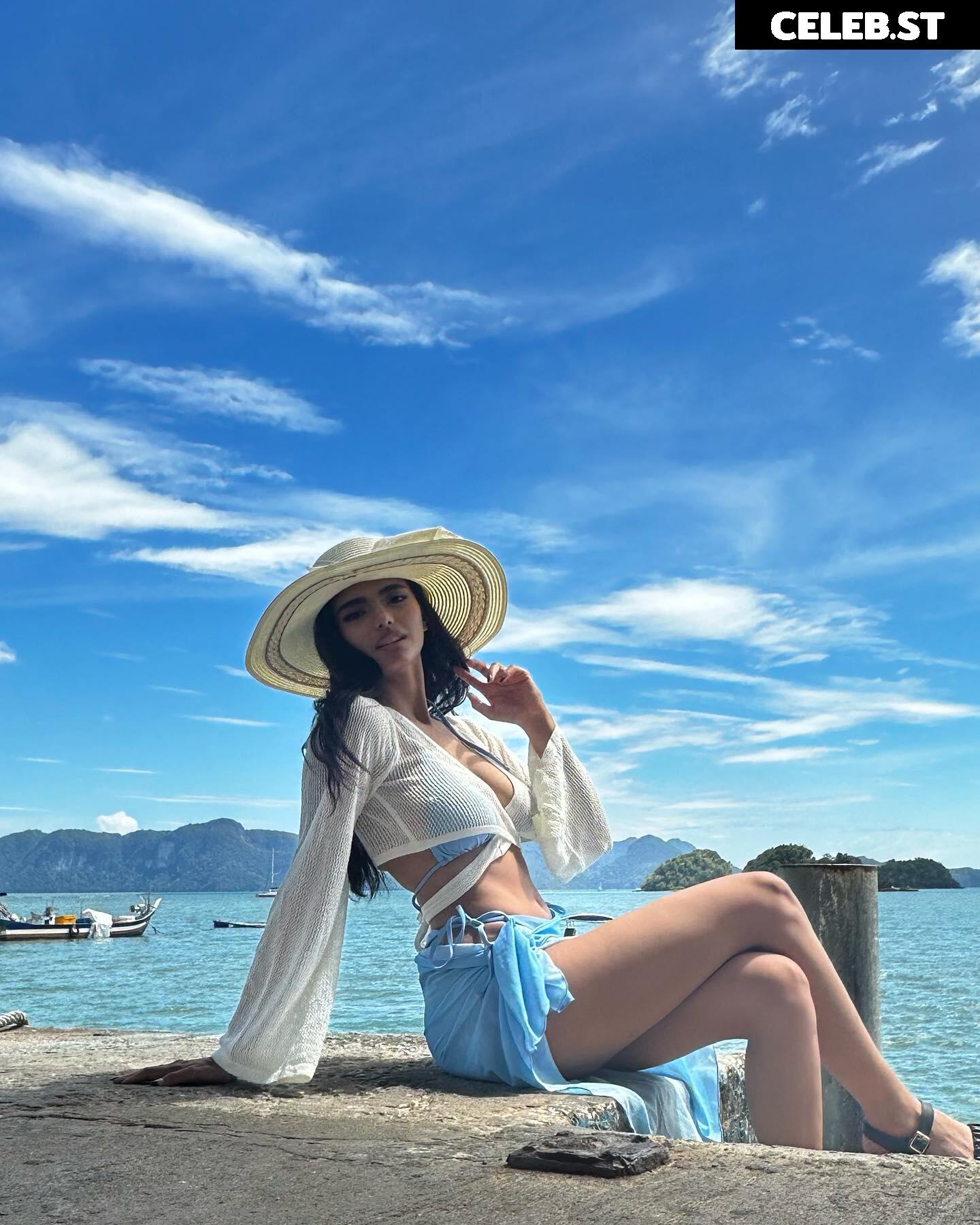 Marina / marvnaa Image 10722163