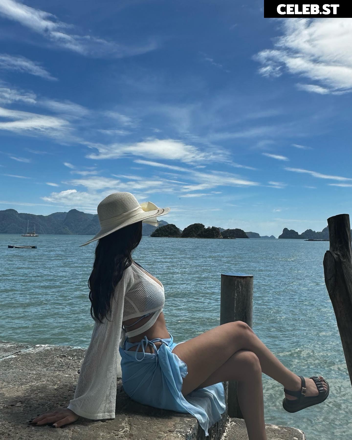 Marina / marvnaa Image 10722164